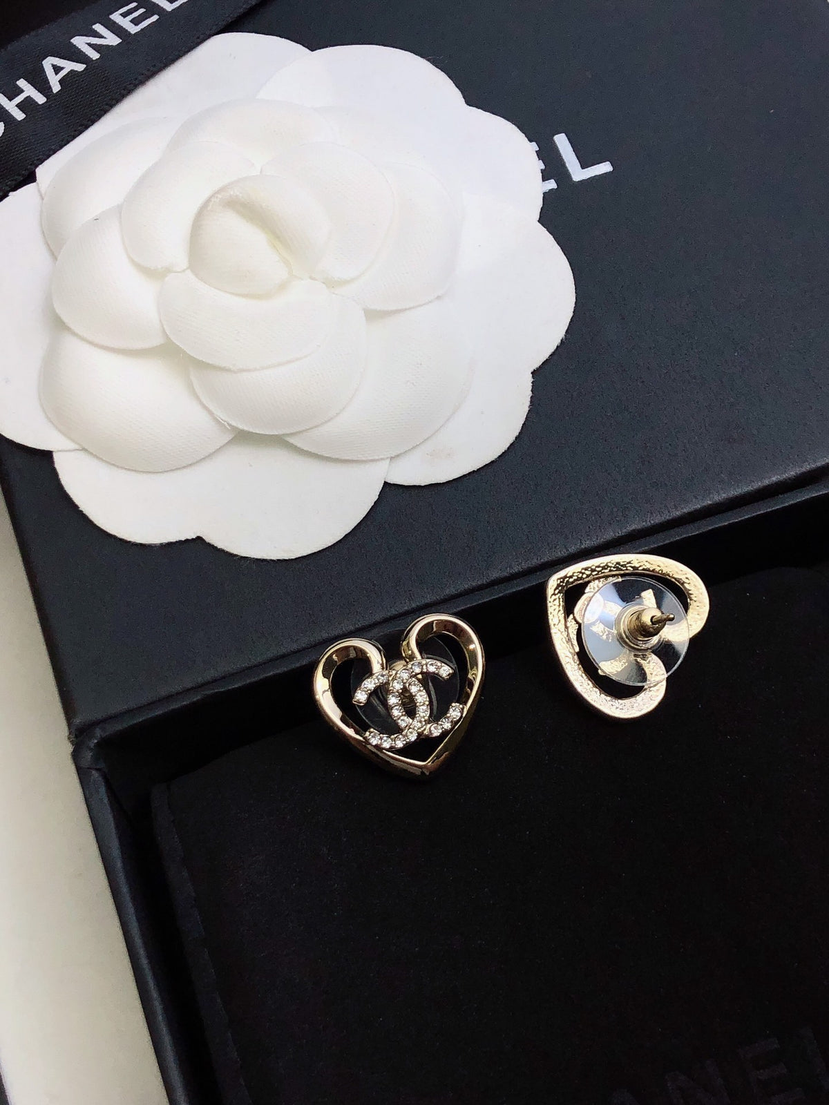 Heart Stud Earrings in Polished Metal-Tone – Heart Detail – Design 002 detail view