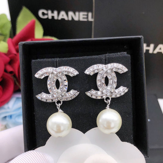 Pearl Pearl-Detail Stud Earrings – Pearl Detail main product view