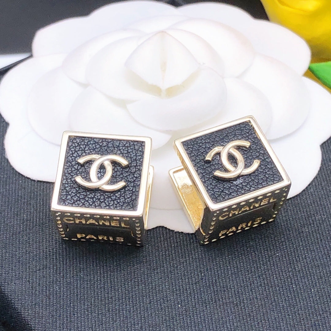 Square Stud Earrings in Gold-Tone – Design 001 side detail