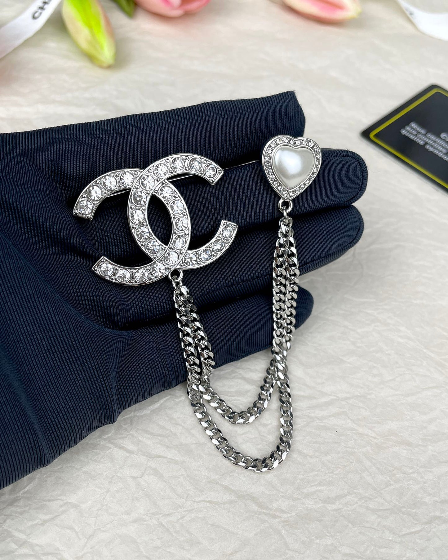 Heart Brooch in Polished Metal-Tone – Heart Detail front product view
