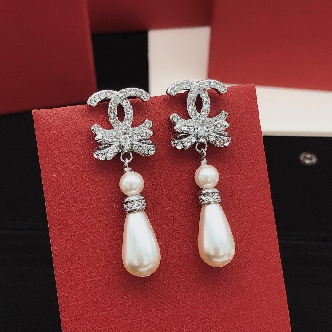 Bow Stud Earrings in Gold-Tone – Design 002 side detail
