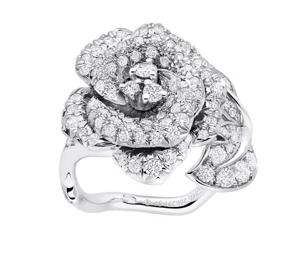 Signature Emblem Statement Ring in Gold-Tone – Design 002 front product view