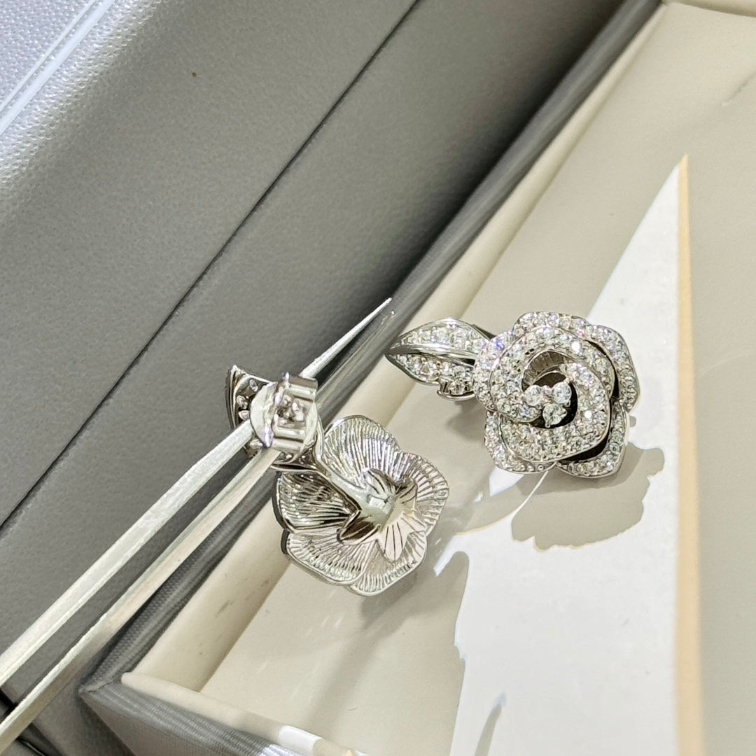 Signature Emblem Stud Earrings in Gold-Tone – Design 038 close-up detail