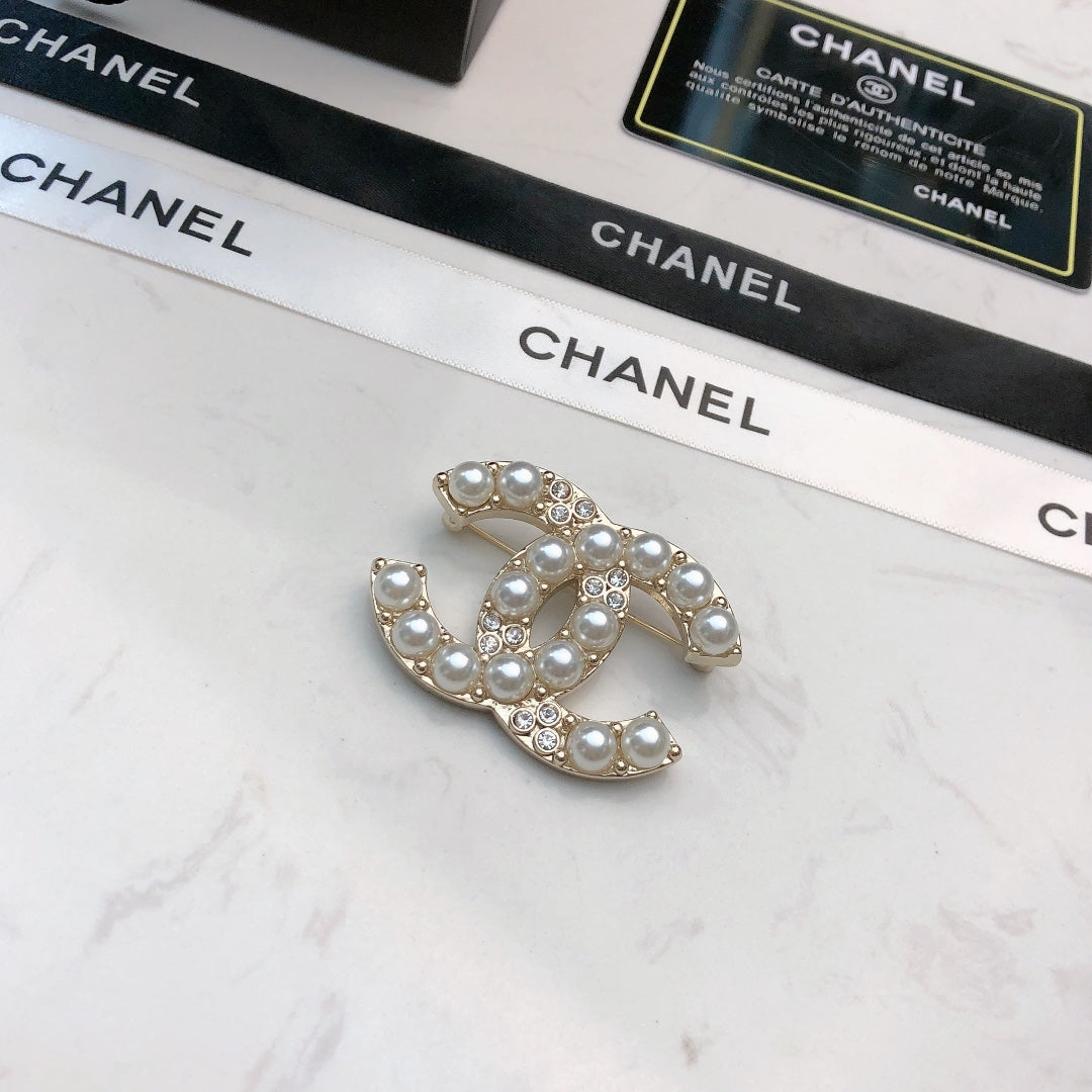 Signature Emblem Brooch in Polished Metal-Tone – Design 034 detail view