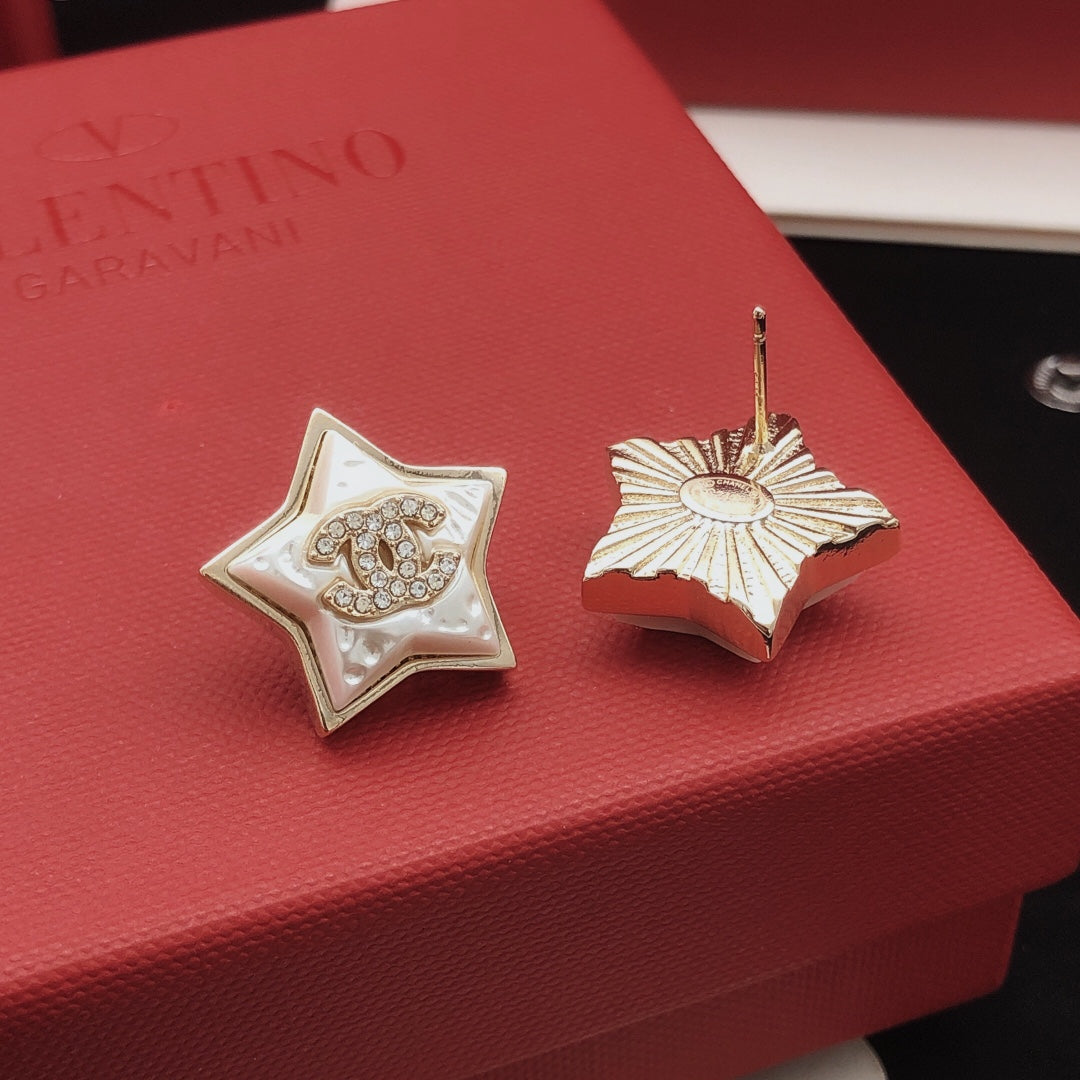 Star Stud Earrings in Gold-Tone – Star Detail – Design 005 side detail