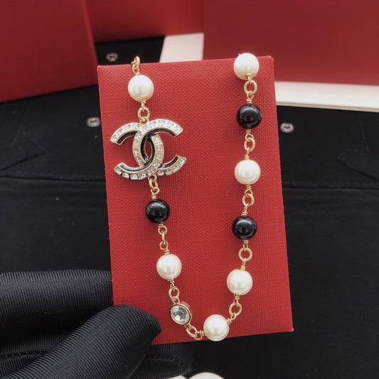 Pearl Pearl-Detail Pendant Necklace – Pearl Detail – Design 016 main product view
