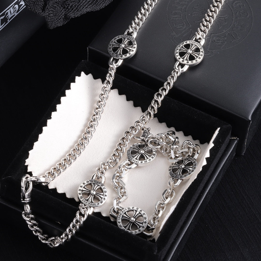 Signature Emblem Bracelet in Polished Metal-Tone – Design 036 close-up detail