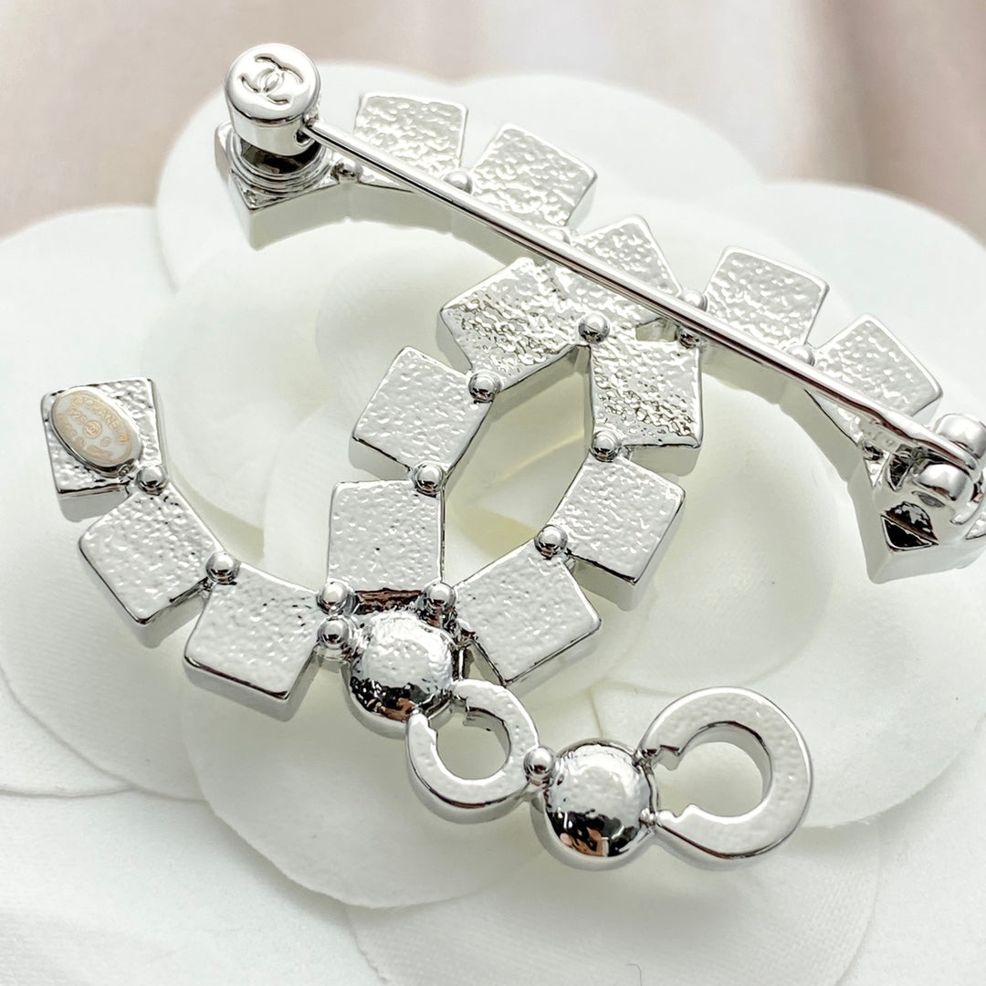 Double-C Emblem Brooch in Silver-Tone – Pearl Detail – Design 002 styled product view
