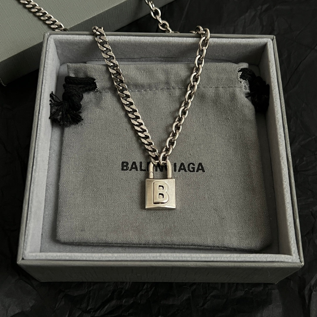 Geometric Emblem Pendant Necklace in Polished Metal-Tone – Vintage Detail – Design 085 side detail