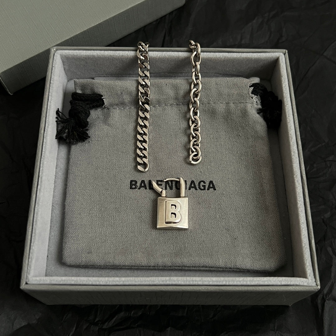 Geometric Emblem Pendant Necklace in Polished Metal-Tone – Vintage Detail – Design 085 close-up detail