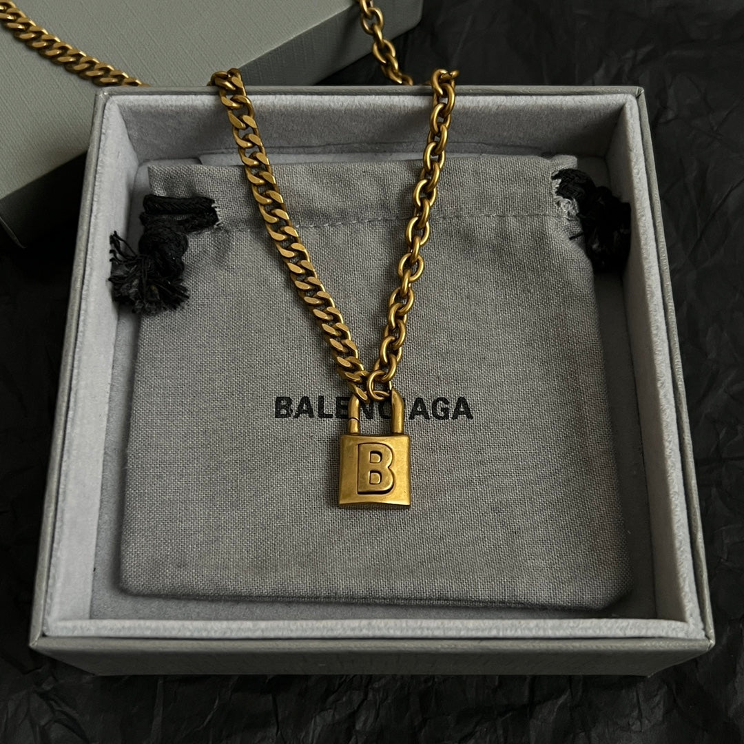 Geometric Emblem Pendant Necklace in Polished Metal-Tone – Vintage Detail – Design 084 side detail