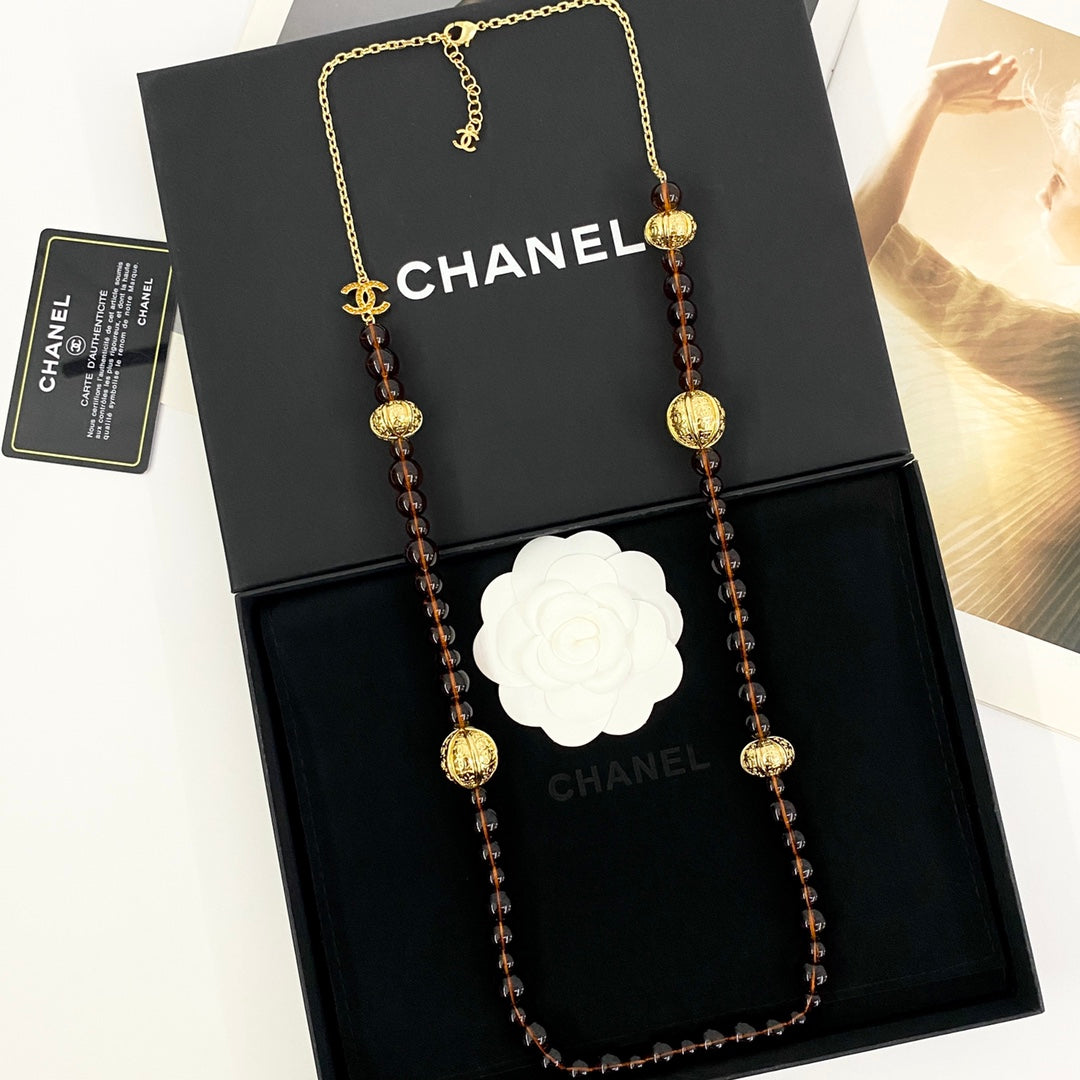 Pearl Pearl-Detail Pendant Necklace – Pearl Detail – Design 043 styled product view