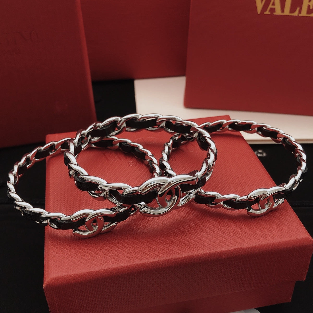 Signature Emblem Bangle in Gold-Tone – Design 017 detail view