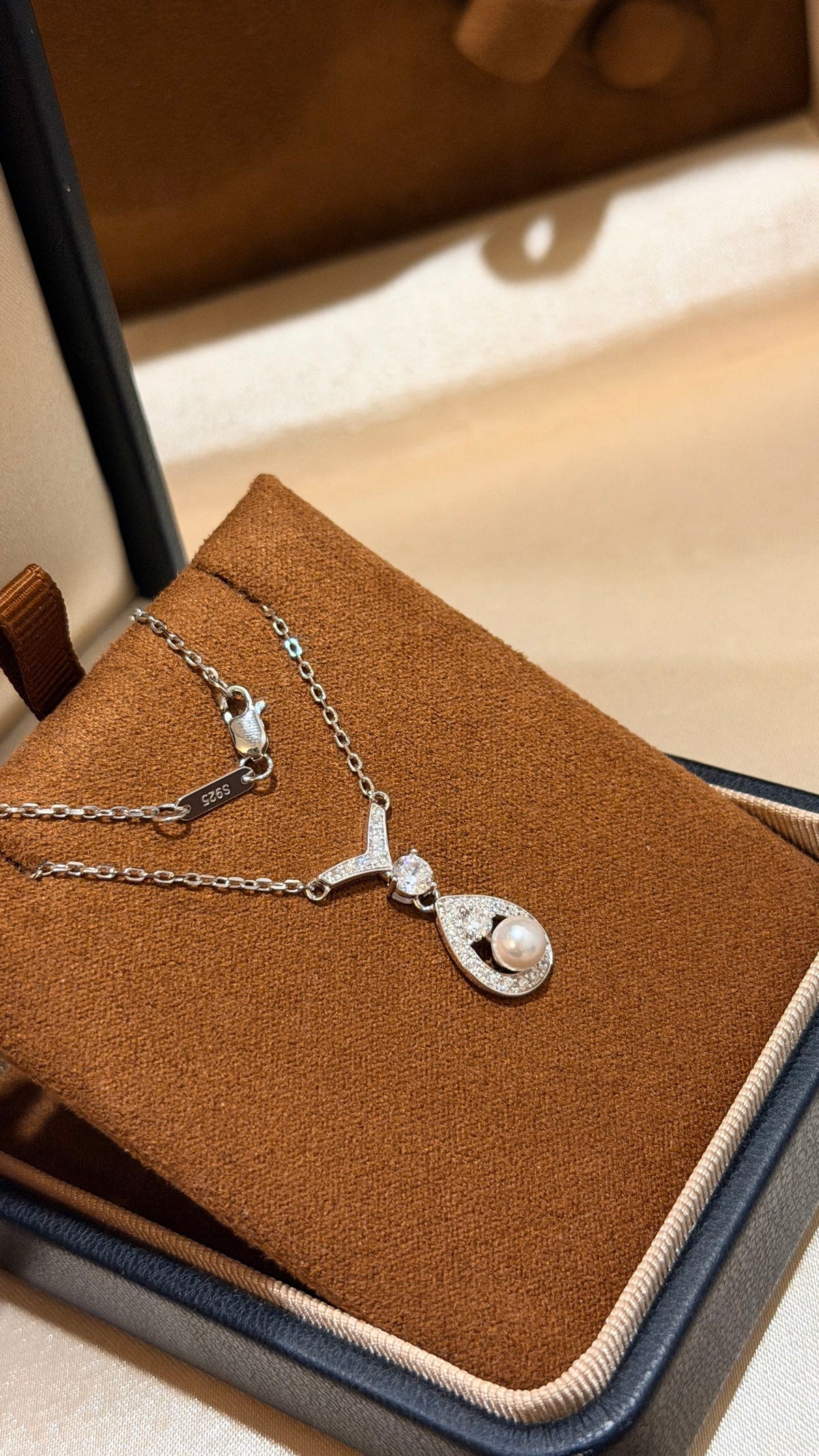 Pearl Pearl-Detail Pendant Necklace – Pearl Detail – Design 052 front product view