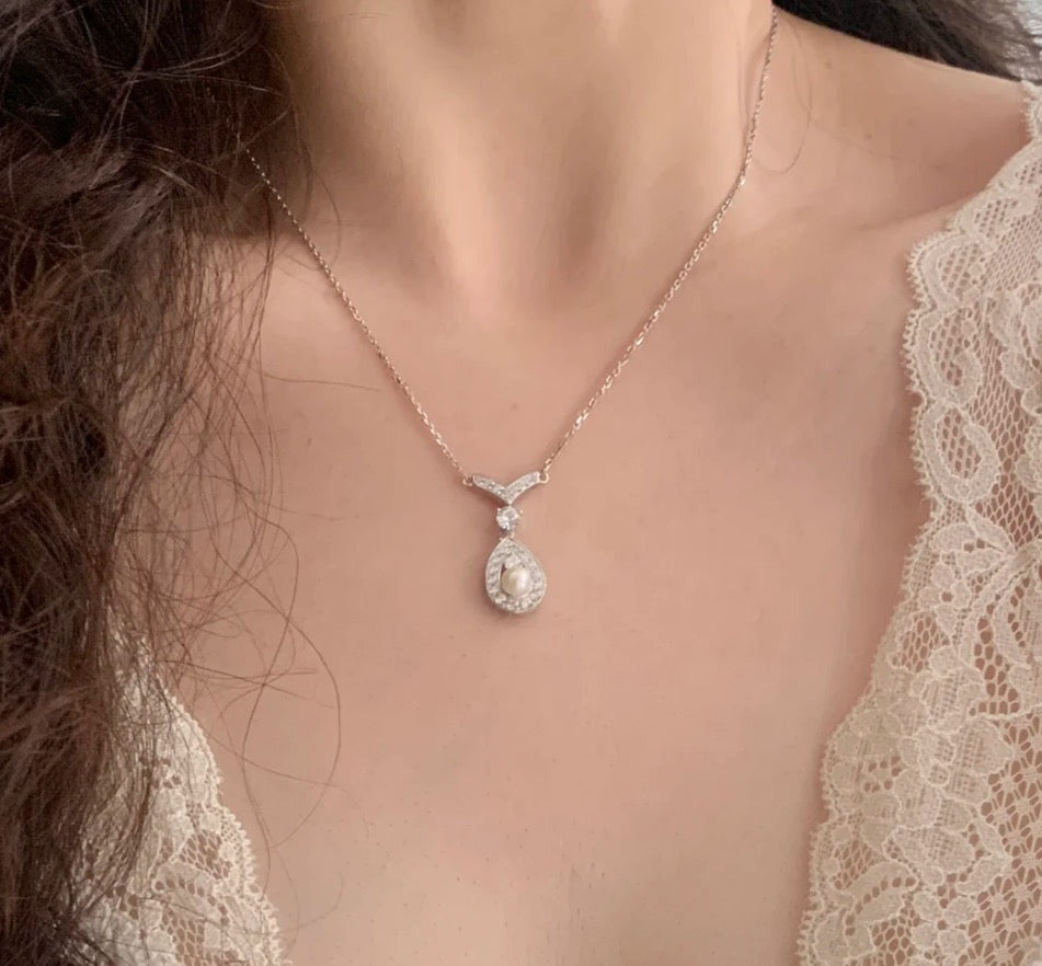 Pearl Pearl-Detail Pendant Necklace – Pearl Detail – Design 052 styled product view
