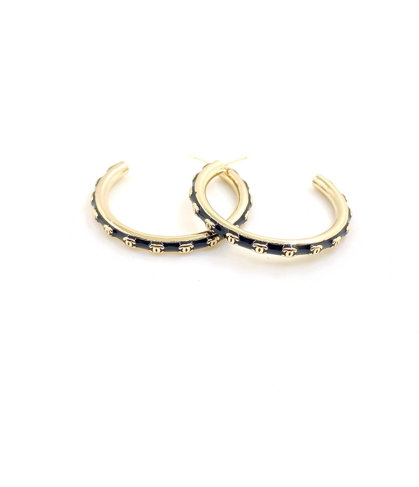 Round Statement Earrings in Gold-Tone – Design 001 detail view