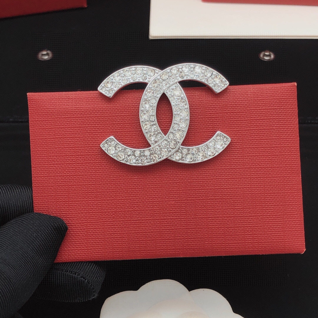Signature Emblem Brooch in Silver-Tone – Design 002 detail view