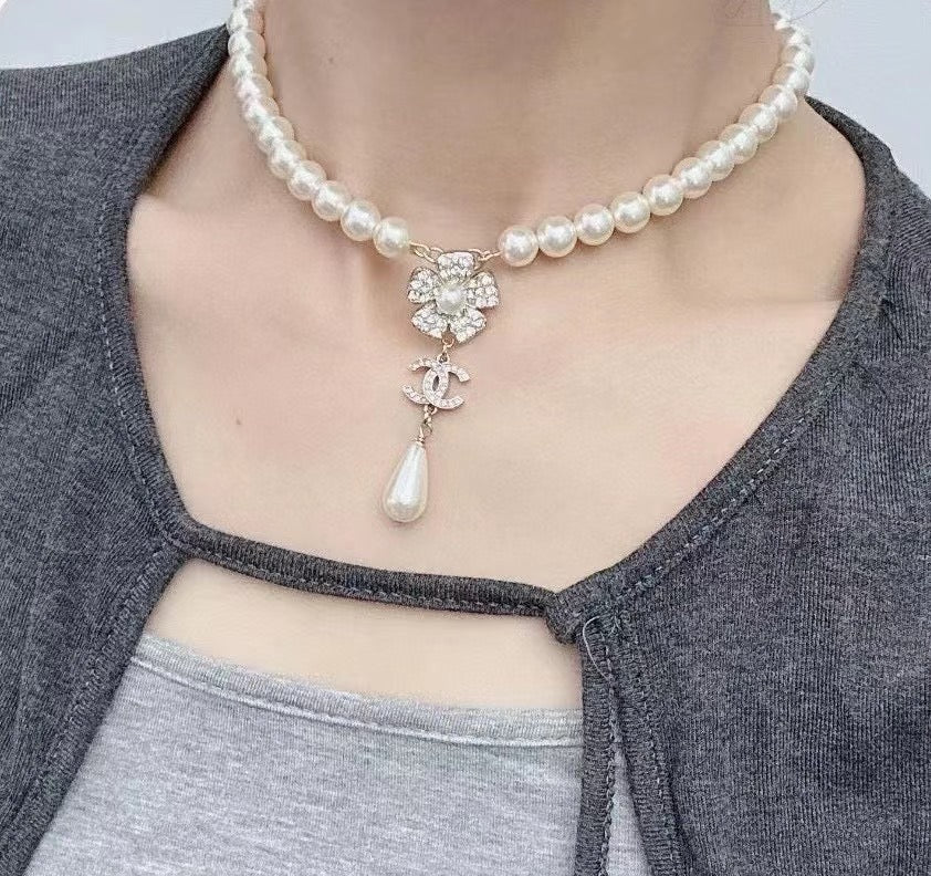 Camellia Pearl-Detail Pendant Necklace – Pearl Detail – Design 003 detail view