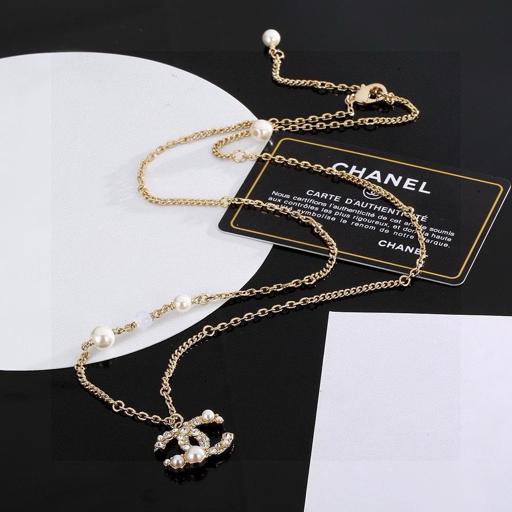 Double-C Emblem Pearl-Detail Pendant Necklace – Pearl Detail – Design 041 close-up detail