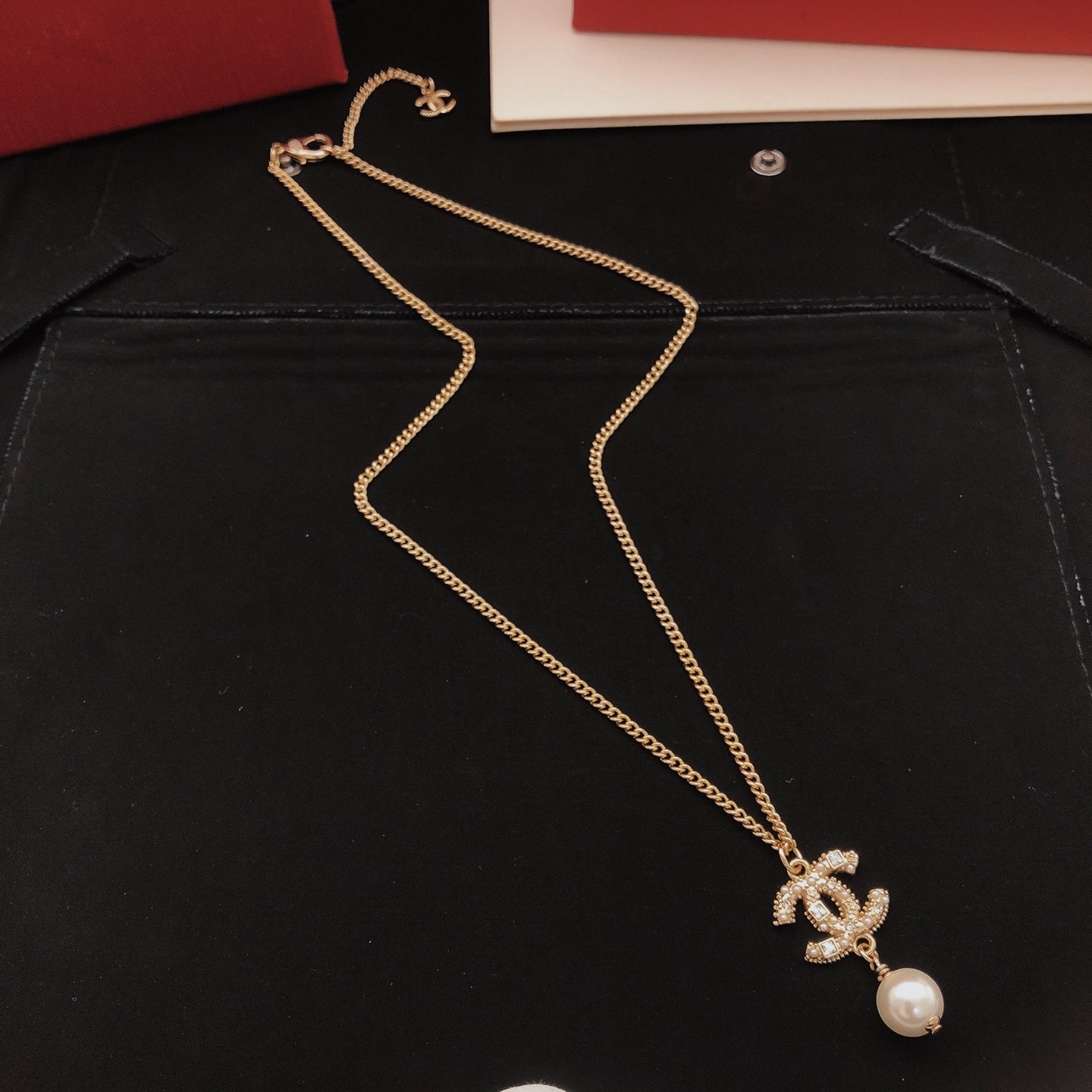 Pearl Pearl-Detail Pendant Necklace – Pearl Detail – Design 042 styled product view
