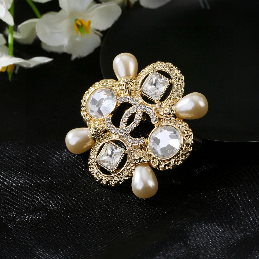 Signature Emblem Brooch in Polished Metal-Tone – Design 043 detail view
