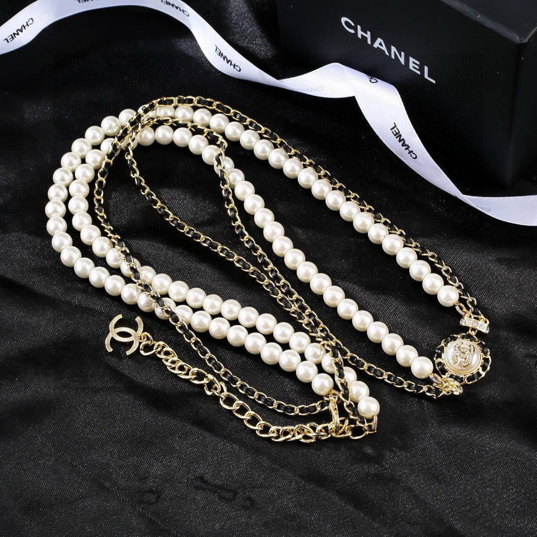 Pearl Jewelry Accessory in Gold-Tone – Pearl Detail side detail