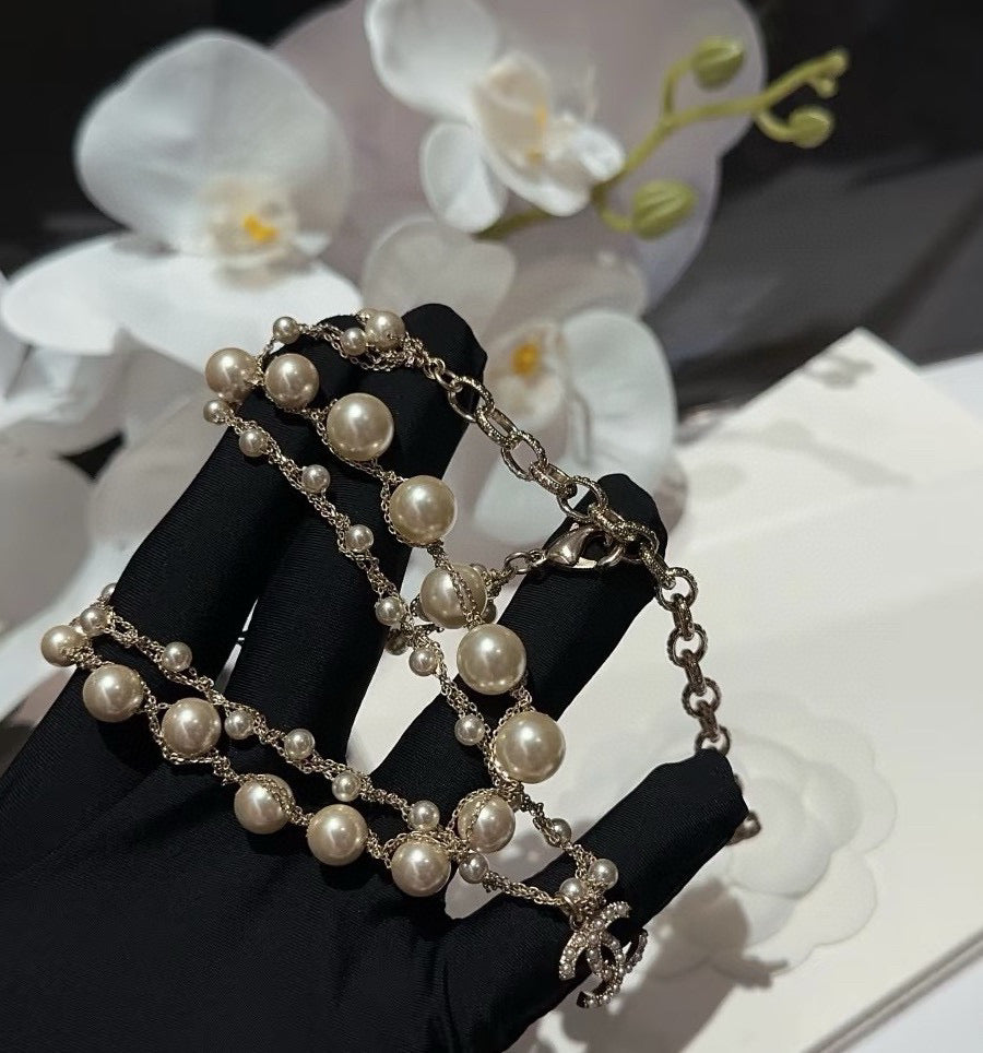 Pearl Pearl-Detail Pendant Necklace – Pearl Detail – Design 004 side detail