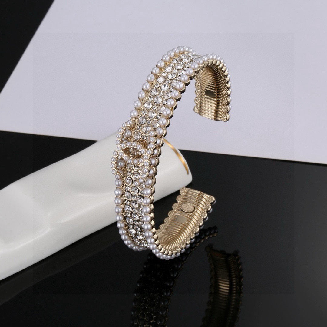 Pearl Bangle in Polished Metal-Tone – Pearl Detail styled product view