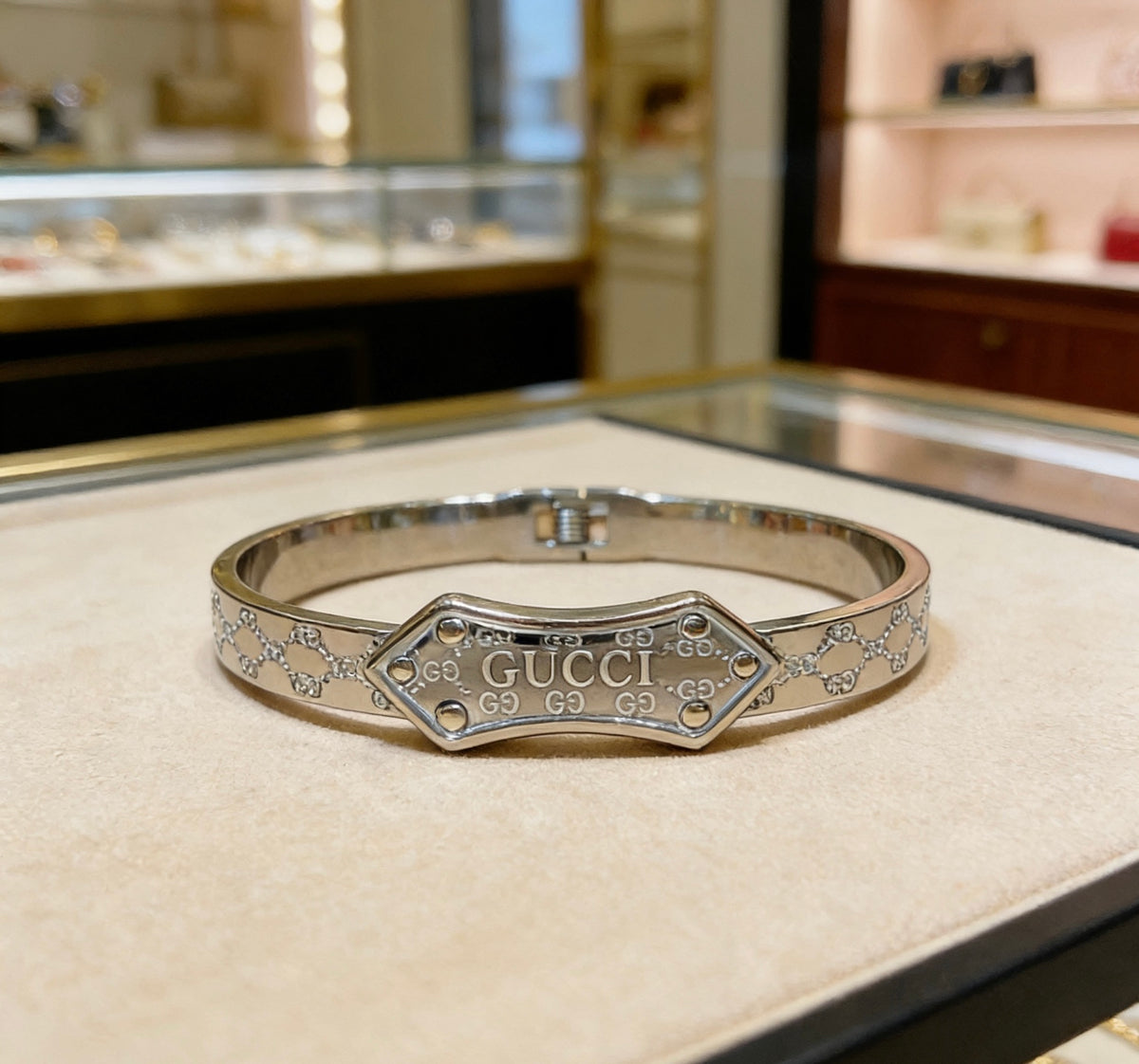 Double-G Emblem Bangle in Polished Metal-Tone – Design 016 front product view