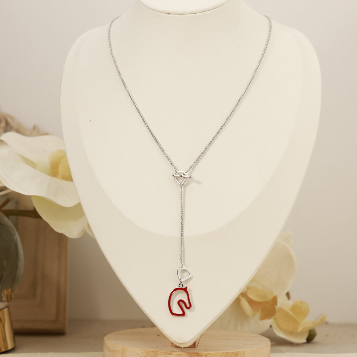 Horse Head Pendant Necklace in Rose-Gold-Tone – Rose Gold Detail – Design 003 detail view