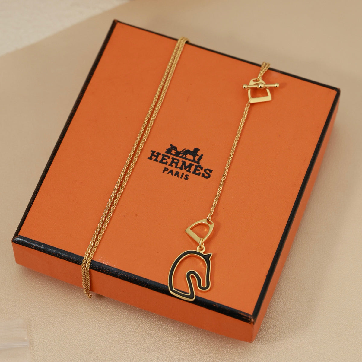 Horse Head Pendant Necklace in Rose-Gold-Tone – Rose Gold Detail – Design 004 front product view