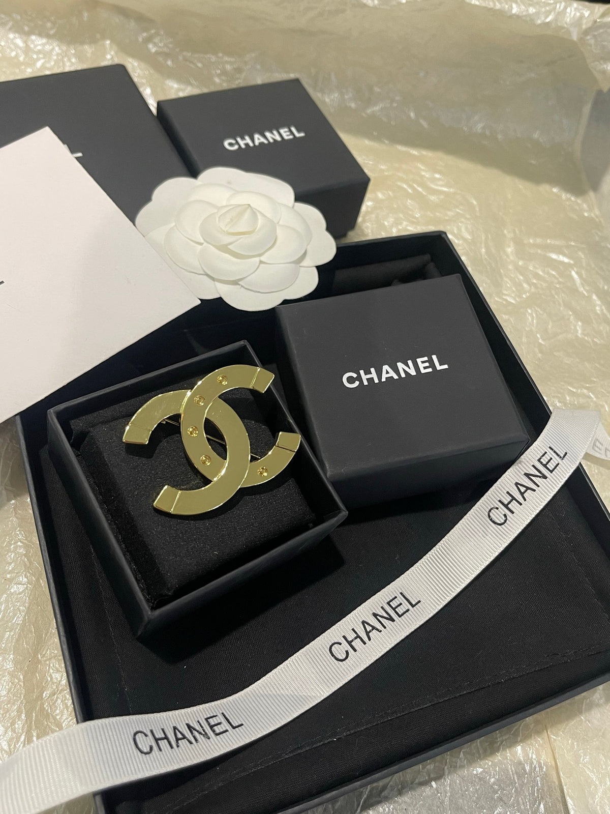 Signature Emblem Brooch in Gold-Tone – Design 009 front product view