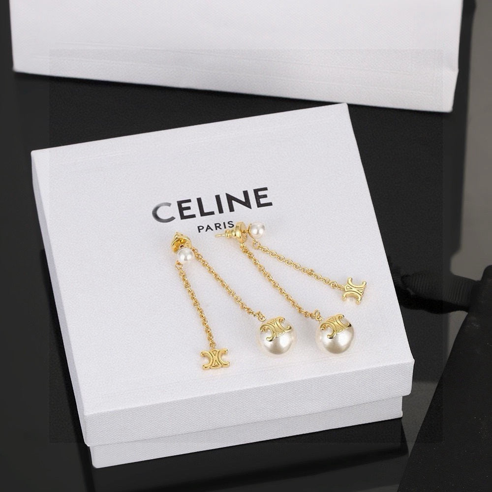 Triomphe-Inspired Emblem Stud Earrings in Polished Metal-Tone – Design 01 side detail
