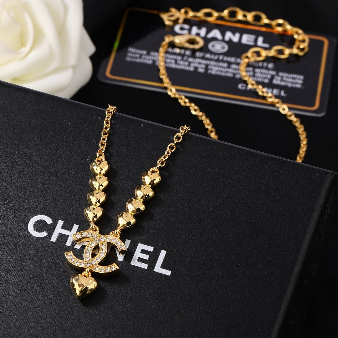 Letter Pendant Necklace in Gold-Tone – Design 002 close-up detail