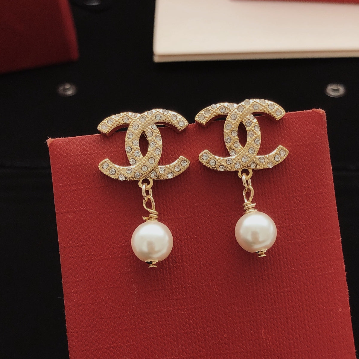 Pearl Pearl-Detail Stud Earrings – Pearl Detail – Design 005 detail view
