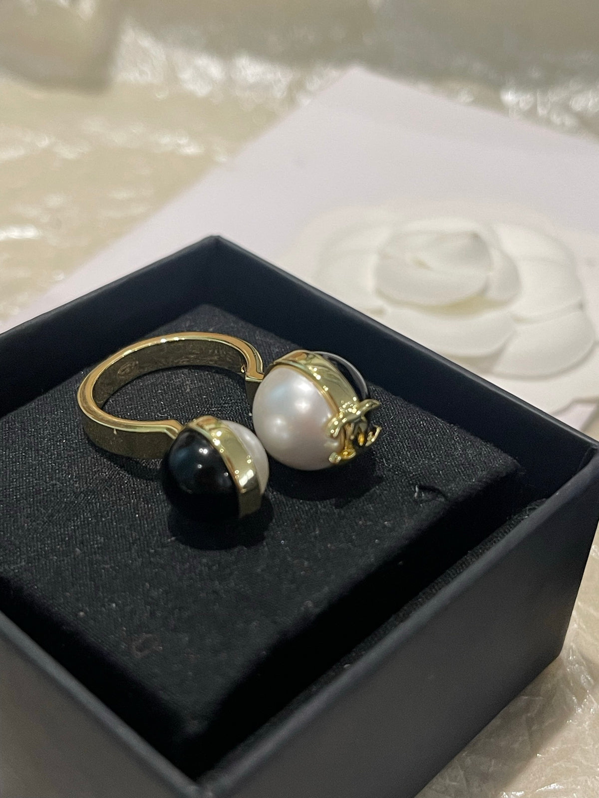 Pearl Statement Ring in Polished Metal-Tone – Pearl Detail – Design 007 side detail