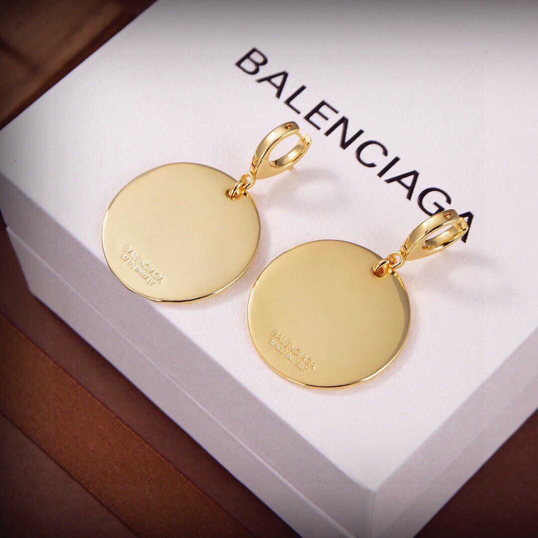 Ring Motif Statement Earrings in Gold-Tone – Design 004 detail view