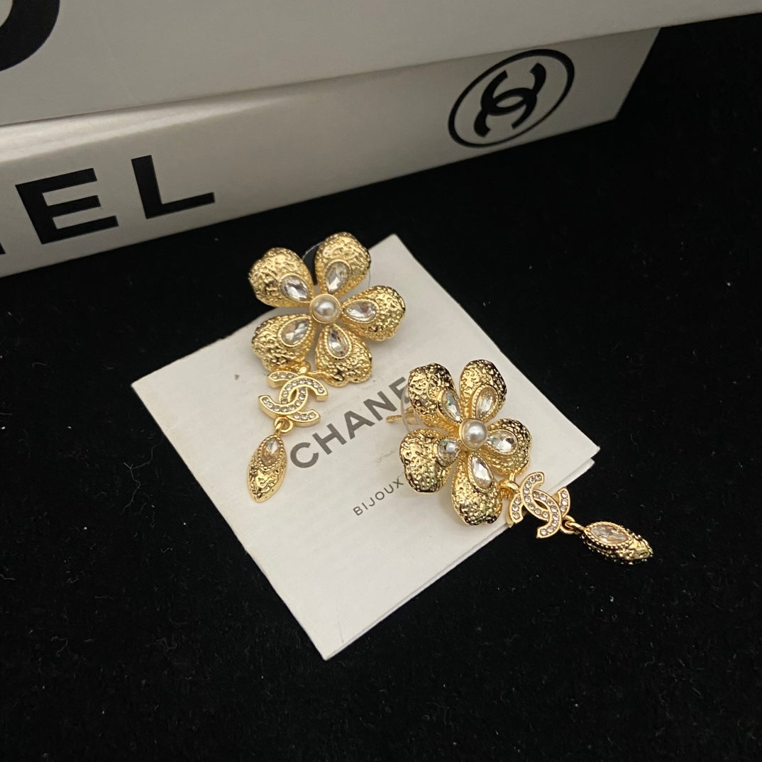 Double-C Emblem Stud Earrings in Polished Metal-Tone – Design 247 side detail