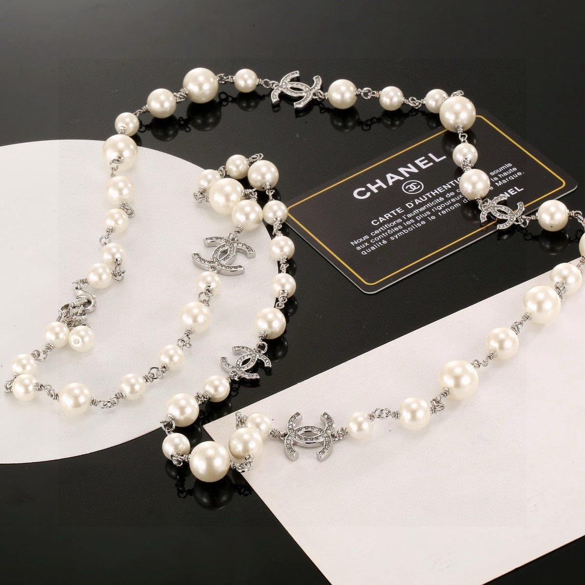 Pearl Pearl-Detail Pendant Necklace – Pearl Detail – Design 044 side detail