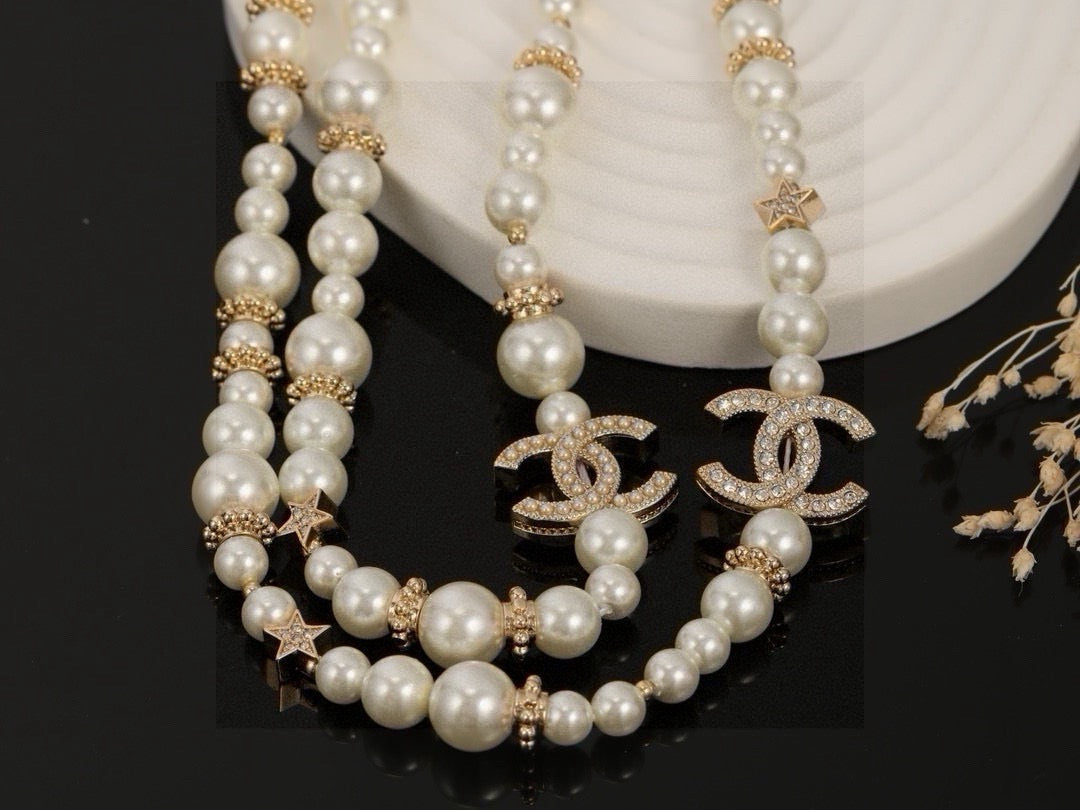 Double-C Emblem Pearl-Detail Pendant Necklace – Pearl Detail – Design 062 close-up detail