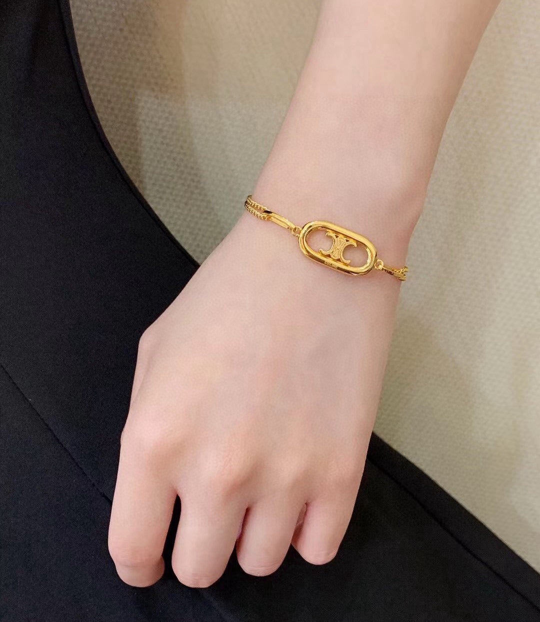 Triomphe-Inspired Emblem Chain Jewelry – Design 01 main product view