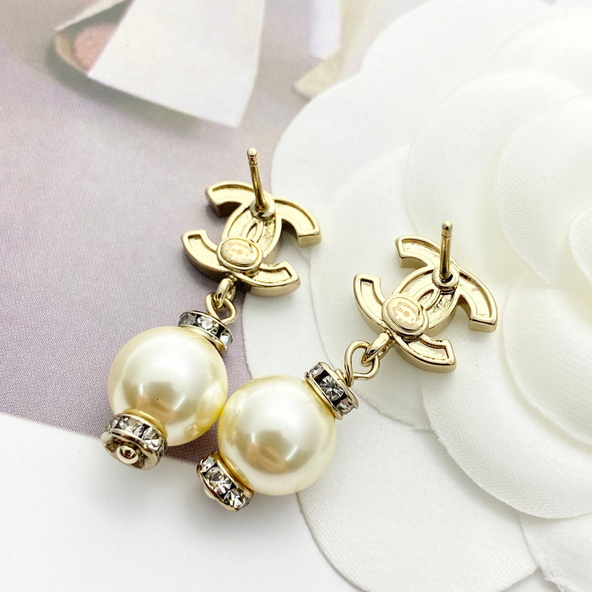 Pearl Pearl-Detail Stud Earrings – Pearl Detail – Design 008 styled product view