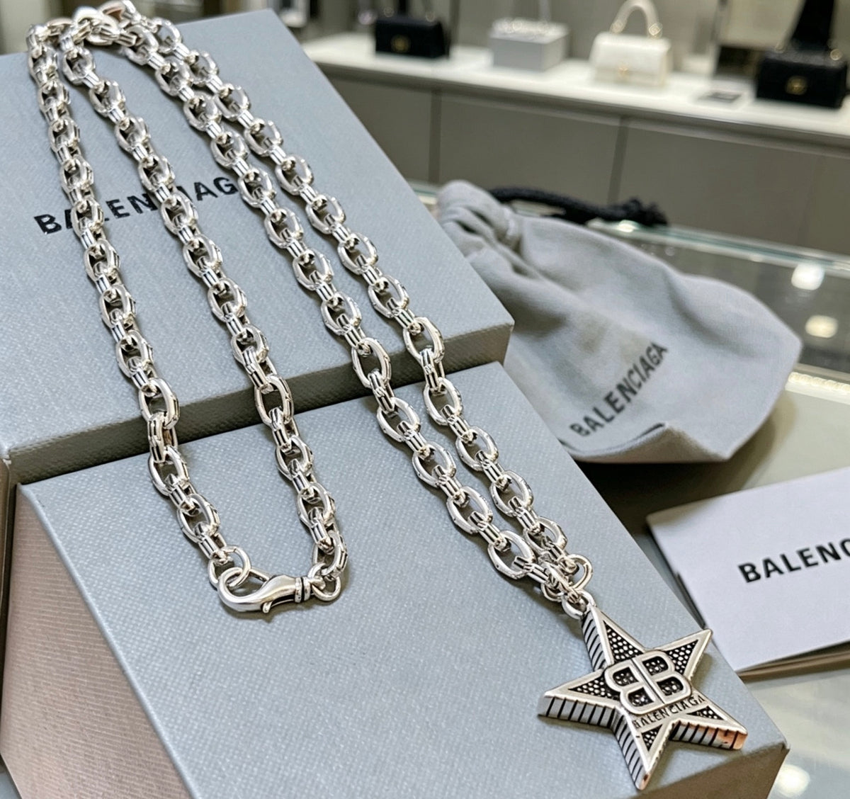 Geometric Emblem Pendant Necklace in Polished Metal-Tone – Vintage Detail – Design 069 side detail