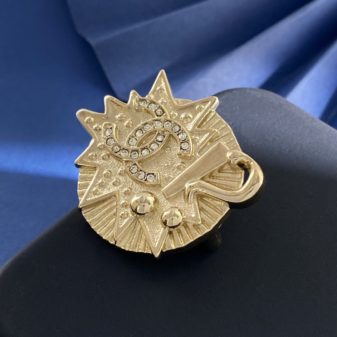 Double-C Emblem Brooch in Gold-Tone – Design 022 front product view