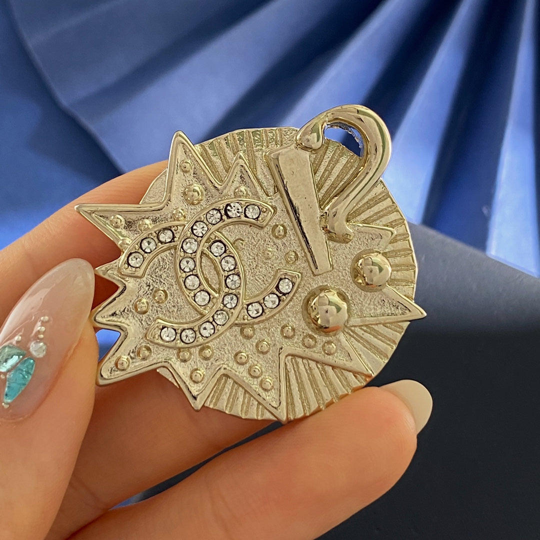 Double-C Emblem Brooch in Gold-Tone – Design 022 main product view