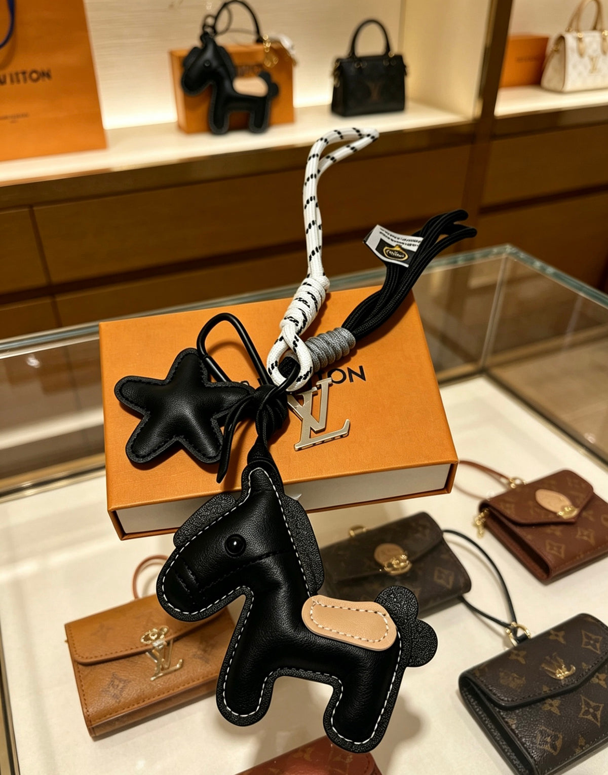Bag Motif Keychain – Bag Detail – Design 057 styled product view