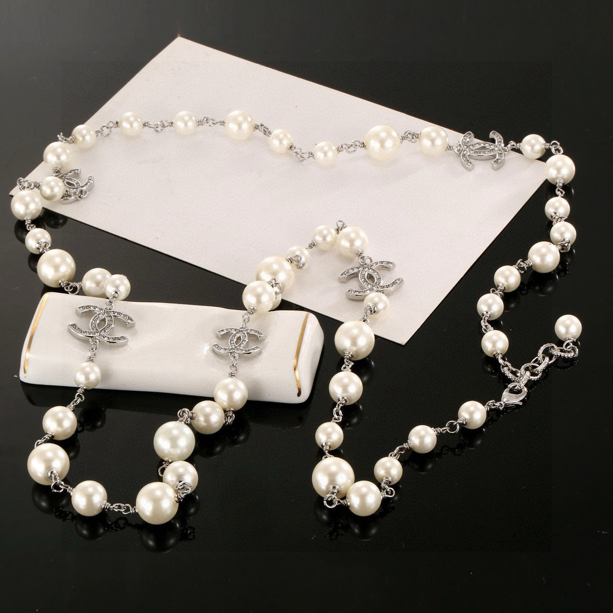 Pearl Pearl-Detail Pendant Necklace – Pearl Detail – Design 048 main product view