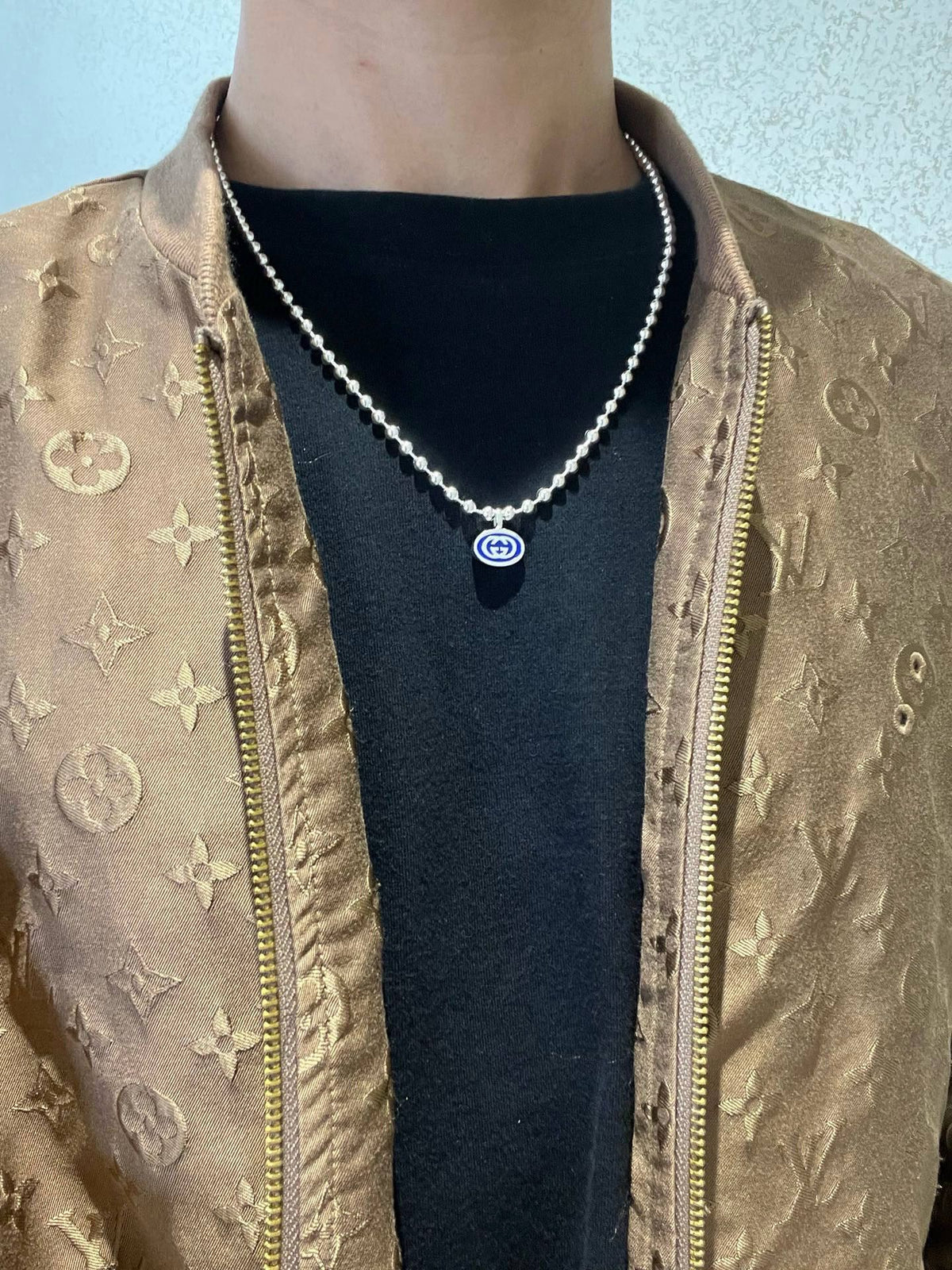 Double-G Emblem Pendant Necklace in Silver-Tone – Design 050 detail view