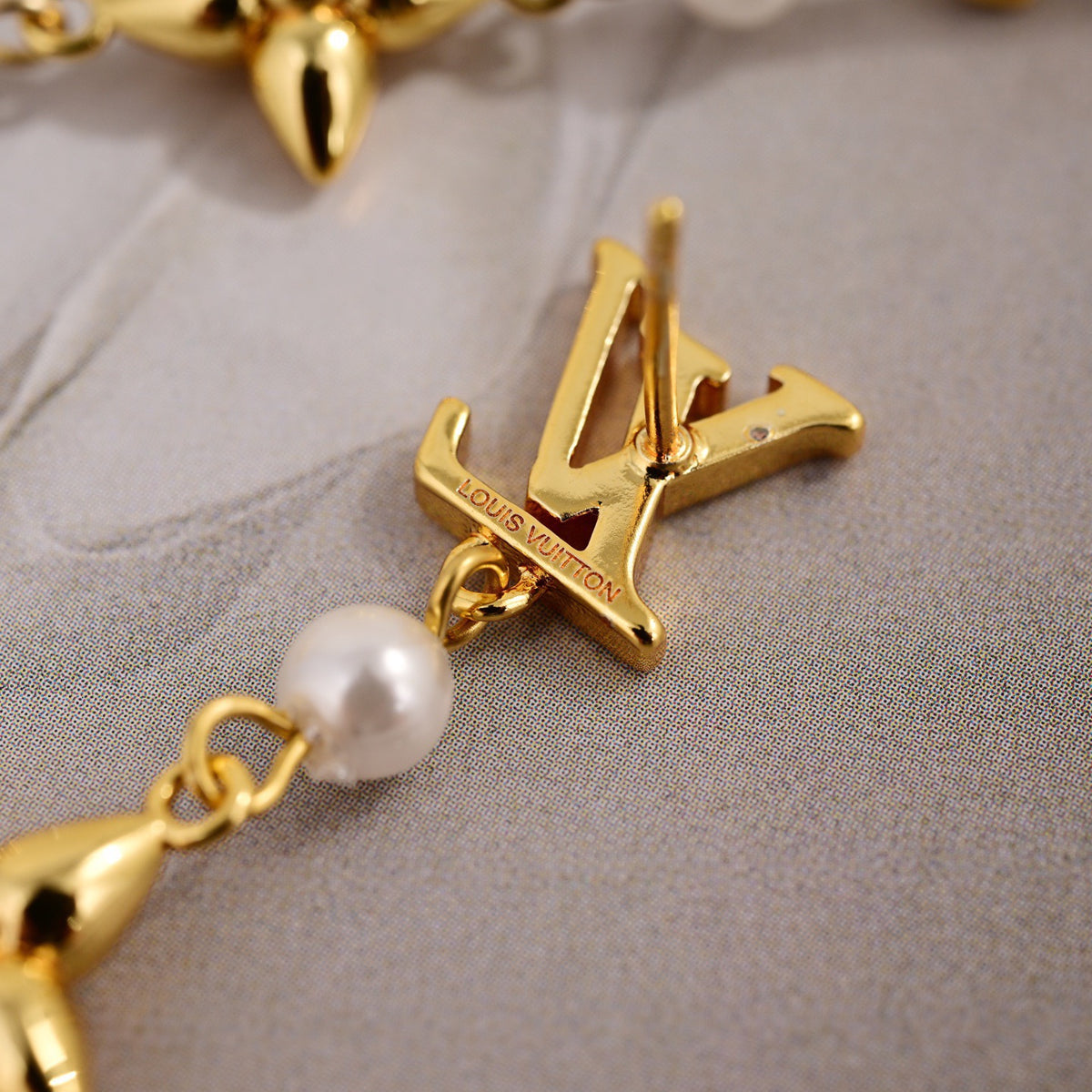 Geometric Emblem Stud Earrings in Polished Metal-Tone – Design 036 detail view