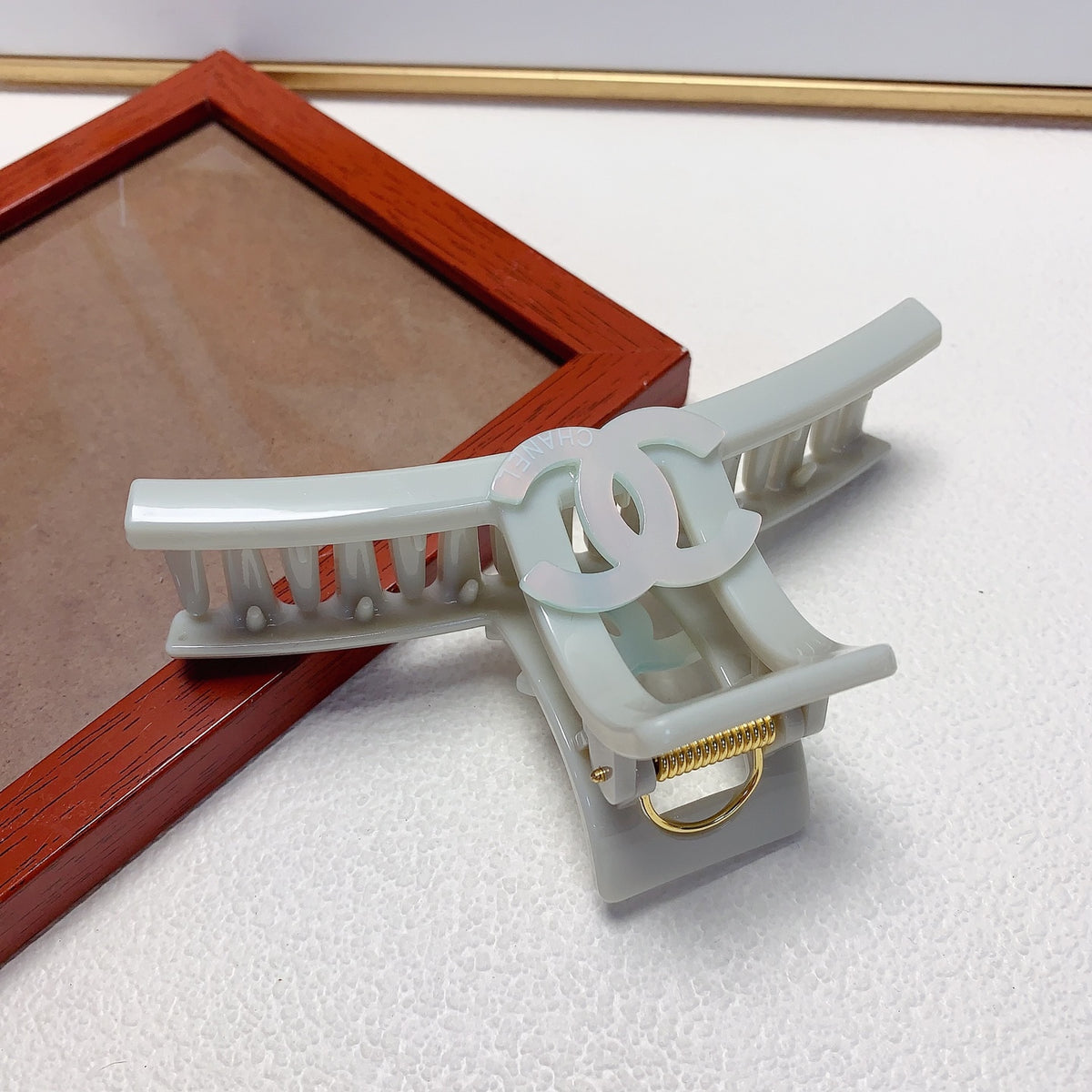 Signature Emblem Hair Clip – Design 008 styled product view